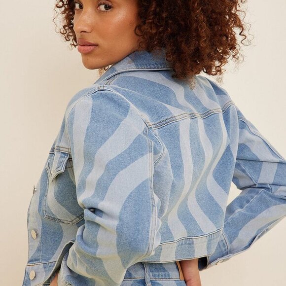 NA-KD Organic Swirl Detail Denim Jacket - Picture 2 of 4